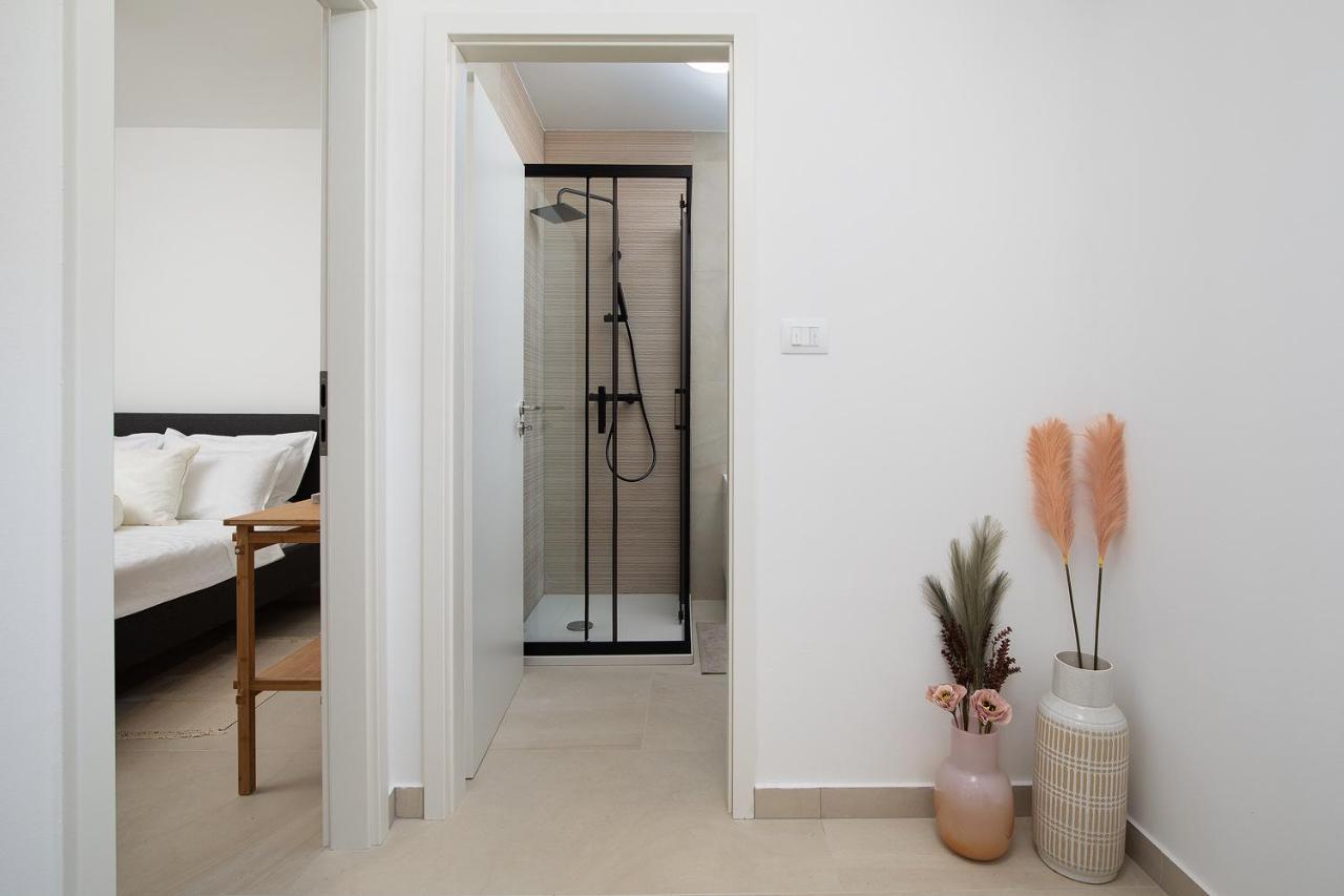 Apartments And Rooms Jakic Medulin Bagian luar foto