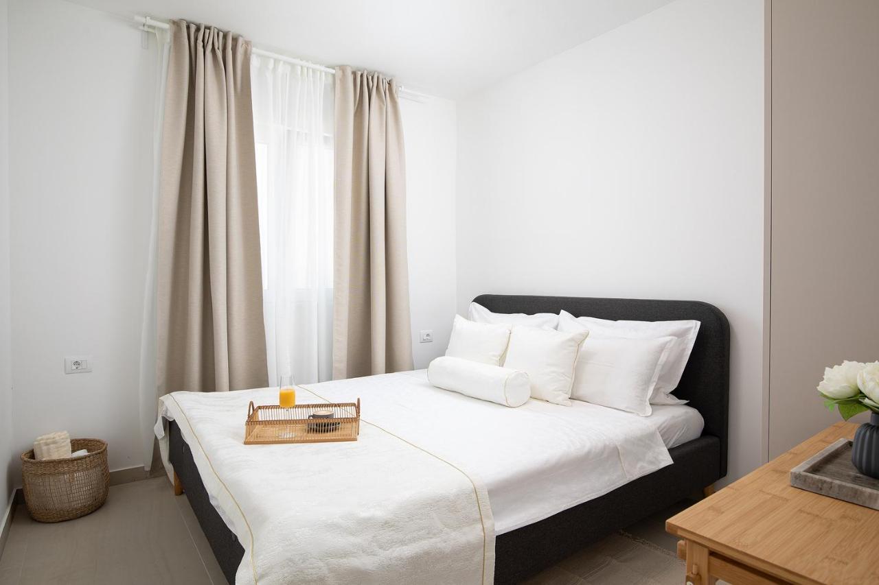 Apartments And Rooms Jakic Medulin Bagian luar foto